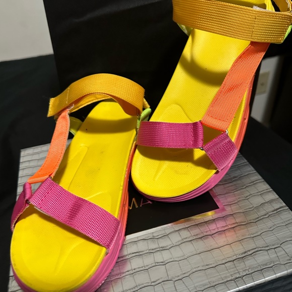 Colorful summer sandals - Picture 2 of 2